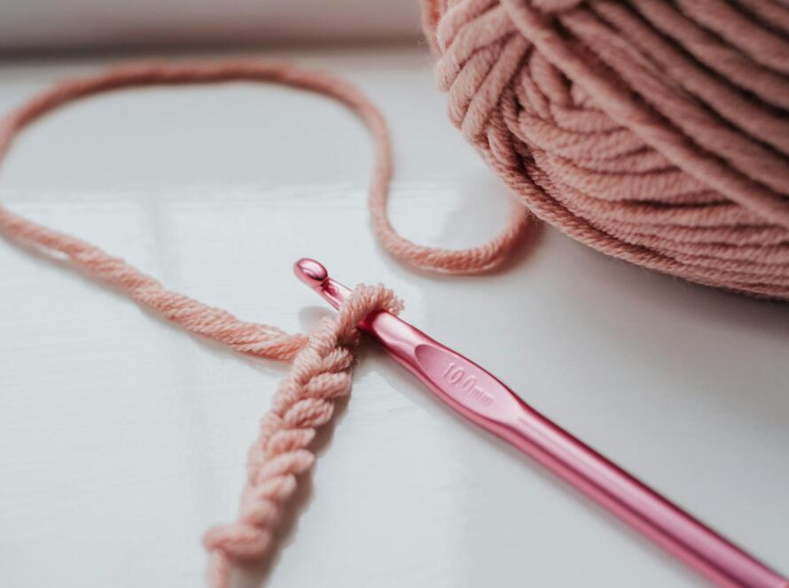 Knitted Piece And Yarn With Hook